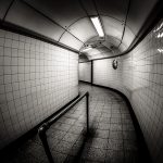 ciekawe zdjecia metra, najlepsze zdjecia metro, oryginalne zdjecia metro, ciekawe zdjecia londyn, najlepsze zdjecia londyn, najciekawsze zdjecia londyn, street photo, fotografia uliczna, zdjecia uliczne, artystyczna fotografia, zdjecia artystyczne, fotografia kreacyjna, zdjecia czarnobiale, fotografia czarno-biala, magia obrazu, fotografia anna bieniek, fotograf czechowice, kreatywny fotograf slask, artystyczne zdjecia slask, fotografia artystyczna,